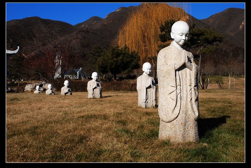 在北京陵园中雨雪天气安葬好吗？